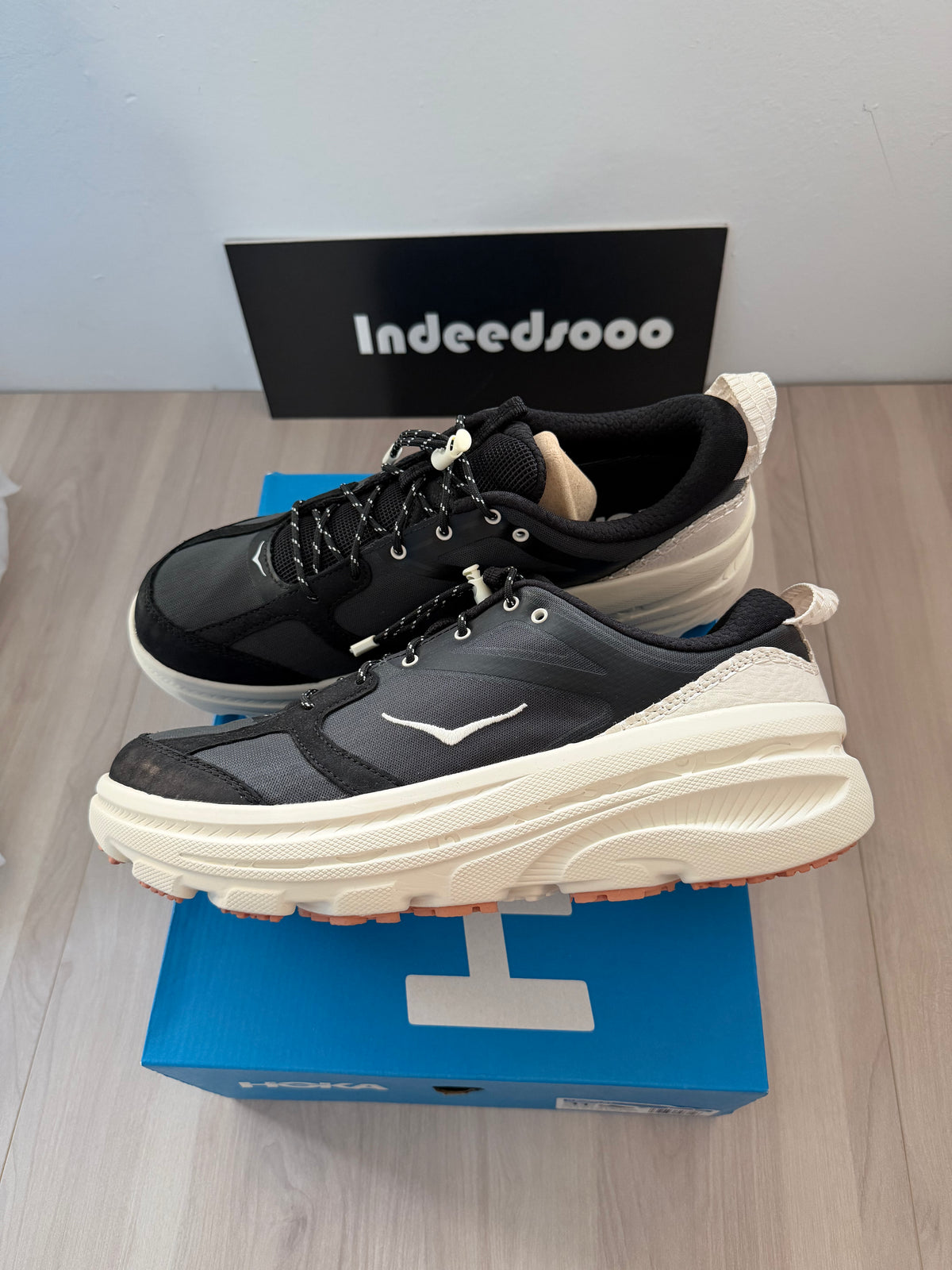 半價優惠 Hoka Unisex Bondi B3LS Black / White